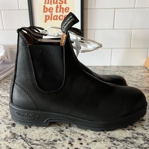 Brand New Blundstone 558 Boots size 7